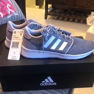 Women Adidas QT racer new